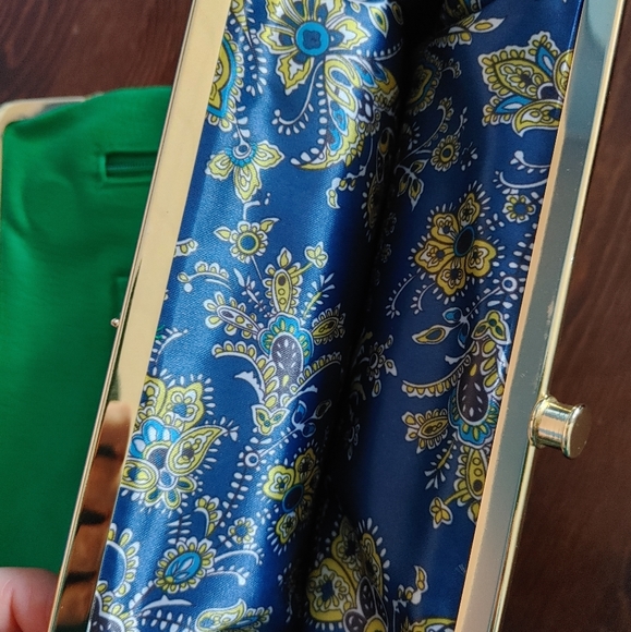 Green clutch (vegan) - Picture 3 of 5